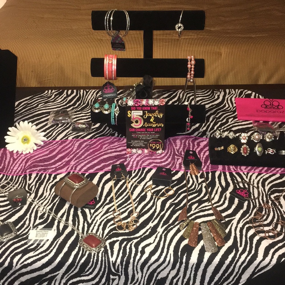 Paparazzi jewelry Glitz N Glam